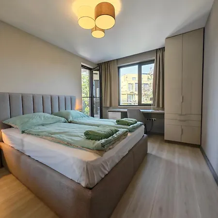 شقة Modern Escape With Terrace & Workspace *